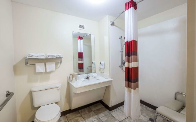 Red Roof Inn & Suites Savannah Airport