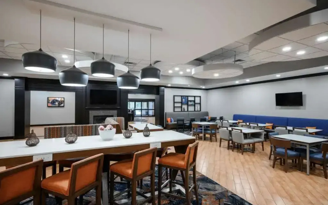 Hampton Inn Evansville/Airport