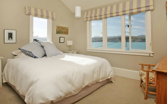 Beachfront Wellington Bed and Breakfast