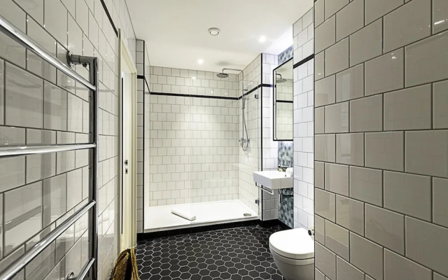Chic Studio Living in London City Island