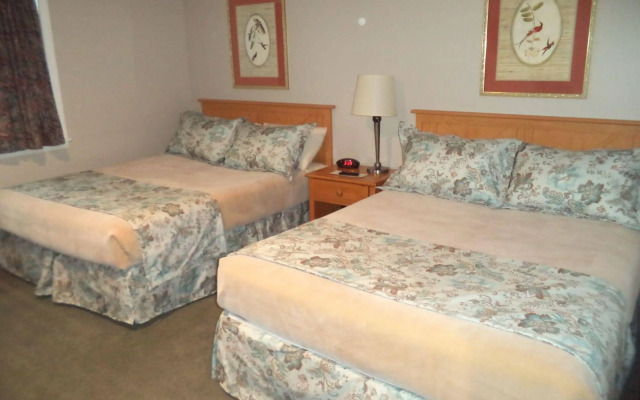 Colonial Valley Motel