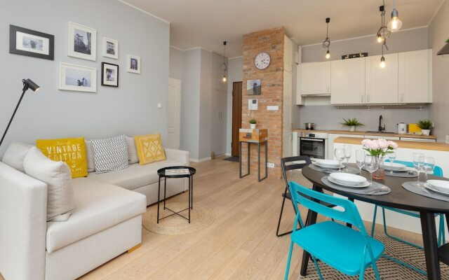 Stylish Apartment Rydygiera by Renters