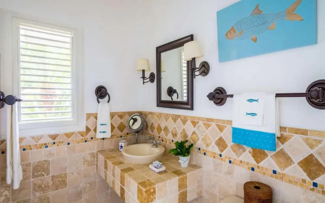 Sunny Vacation Villa 17
