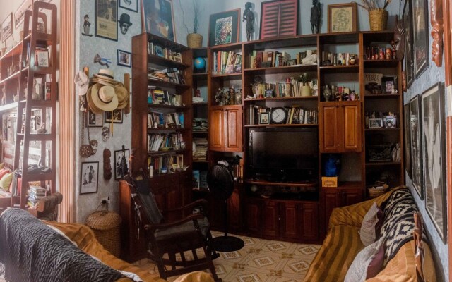 Hostal Peregrino Consulado