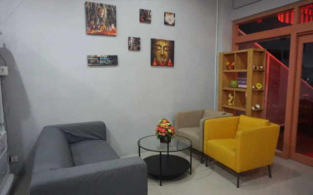 Moumou Hostel