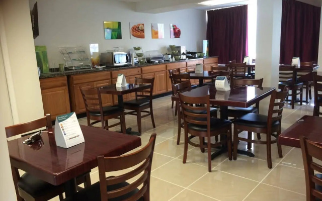 Days Inn by Wyndham Hartsfield Jackson Atlanta Airport West