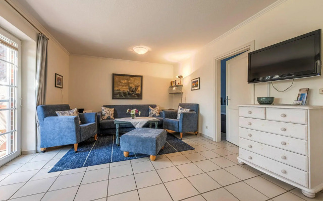 Apartment in Friedrichskoog-spitze With Parking Space