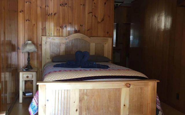 Marshall's Creek Rest Motel