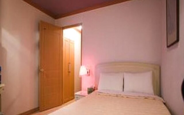 Goodstay Dove Hotel