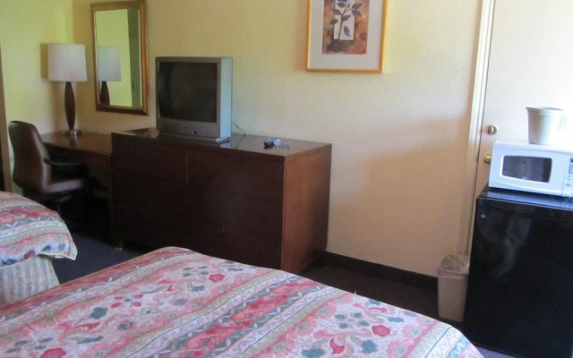 Best Classic Inn & Suites