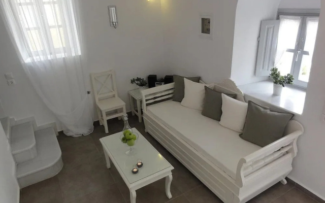 Deluxe Suites Santorini