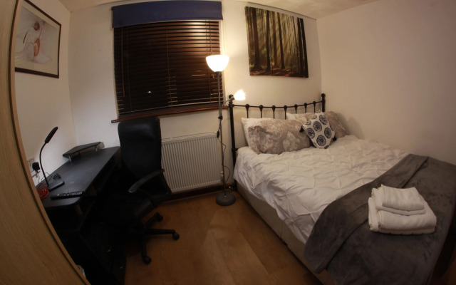 College Street Abode - Guest House