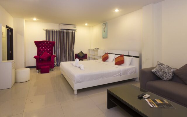 Royal Q&D Suites Hotel