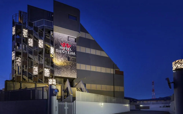 Happy Kiss - Adults Only