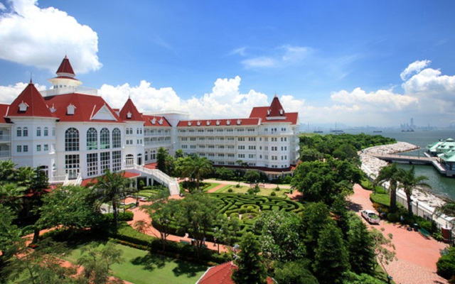 Hong Kong Disneyland Hotel