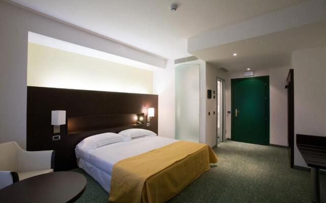 Hotel Senator