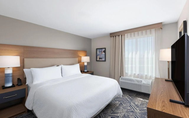 Candlewood Suites Mcpherson by IHG