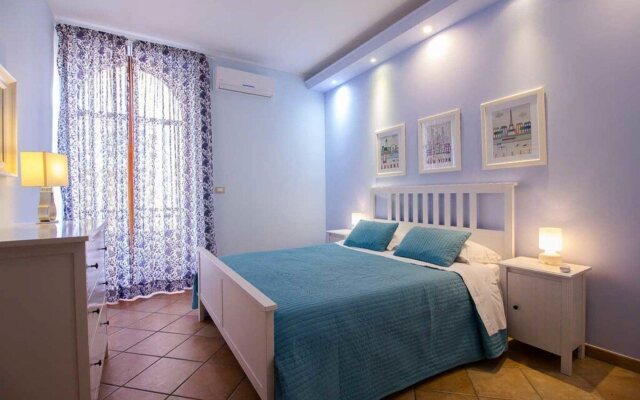 Delfino2 Casesicule, Nice Apartment with Balcony, Sand Beach at 70 mt, Wi-Fi