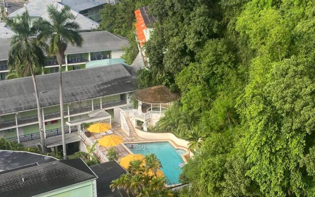 Deluxe Montego Bay Club Studio & Suites