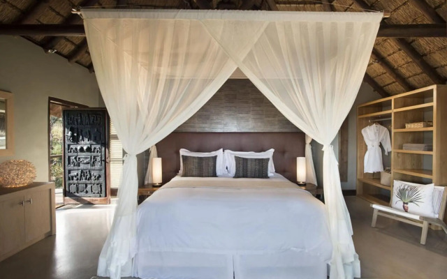 Mhondoro Safari Lodge & Villa