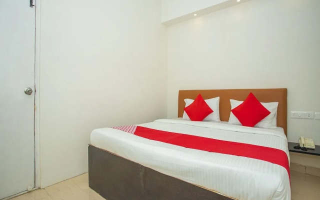 OYO 18544 Amm Residency