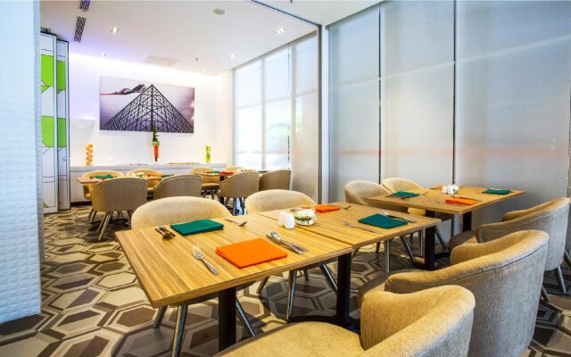 HARRIS Hotel & Conventions Kelapa Gading Jakarta