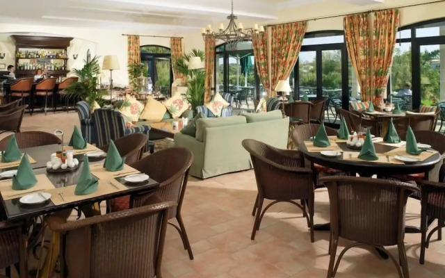 Pine Cliffs Resort Gardens