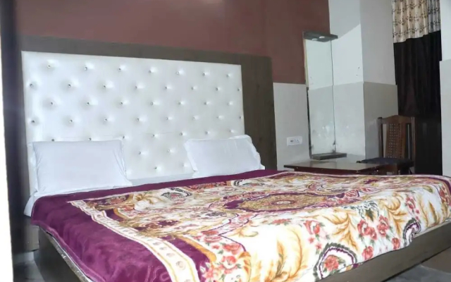 Hotel Ambika Palace