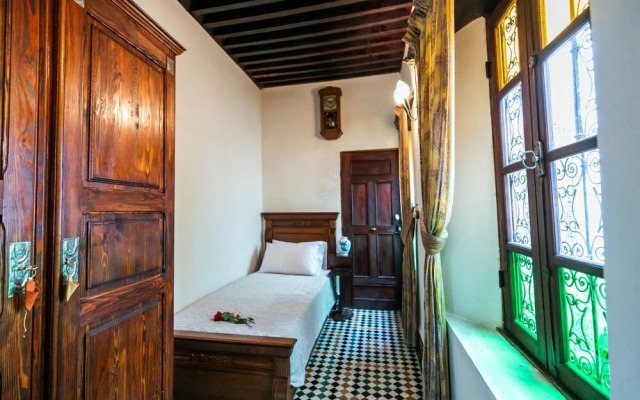 Riad Gemstone