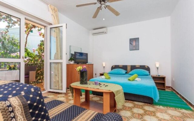 Excellent Double Bed Room With Balcony and Sea View