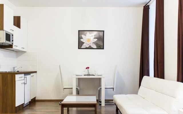 Grand Central Studio Apartments