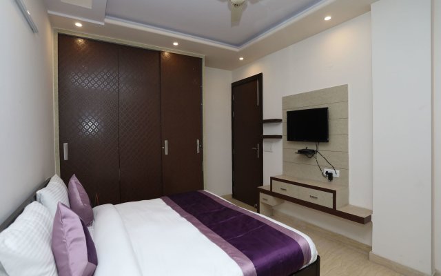 OYO 10960 Hotel Royal India