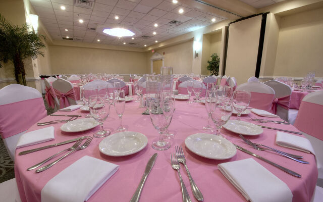 Holiday Inn Orlando East - UCF Area by IHG