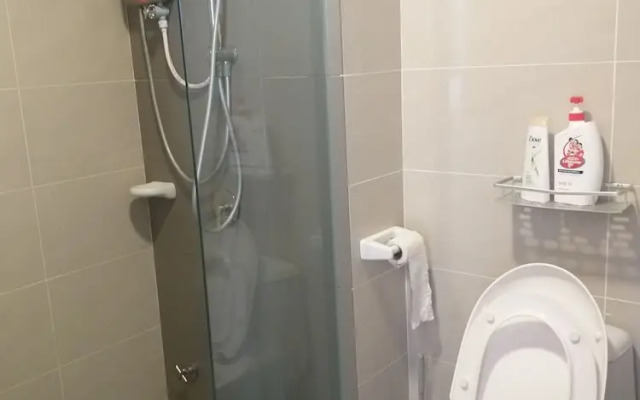 Raffles Suites Homestay