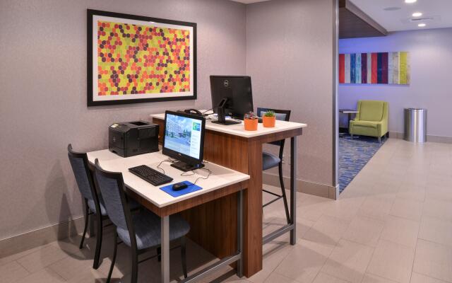 Holiday Inn Express & Suites Bryant - Benton Area by IHG