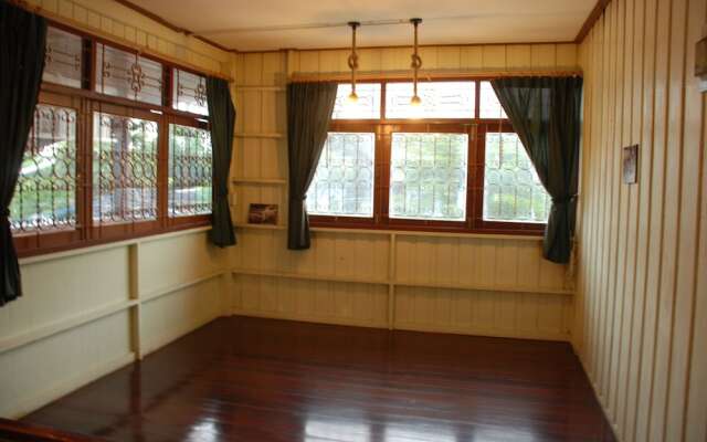 ME HUG Hostel&Restaurant