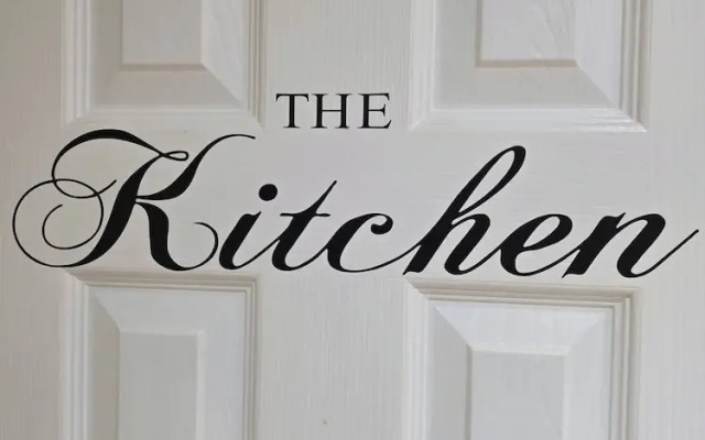 Spacious 3 Bed 2 Baths Free Wifi Central Location