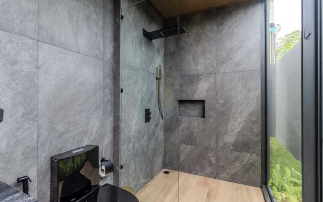 2BR with Pool and Full Kitchen V253