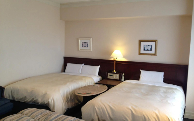 Creston Hotel – Guest Rooms – Iwaki
