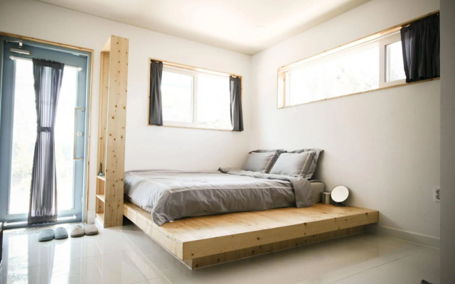 Rein Jeju Guest House