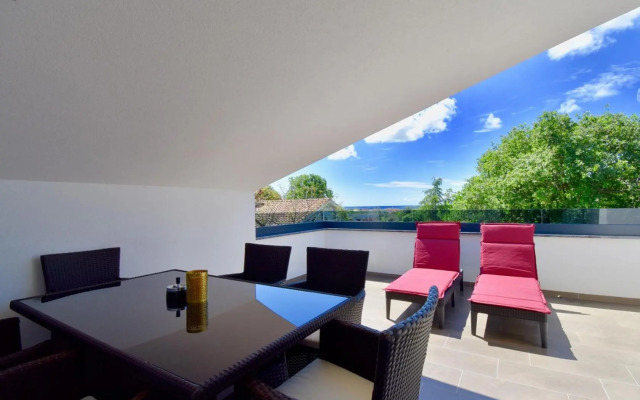 Holiday house with sea view and BBQ grill