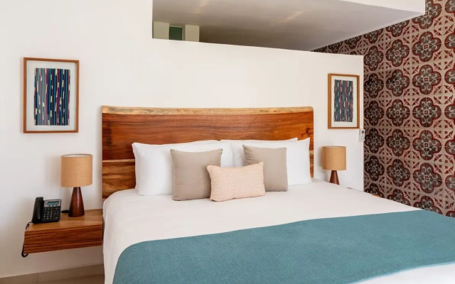 Le Reve by MIJ - Beachfront Hotel
