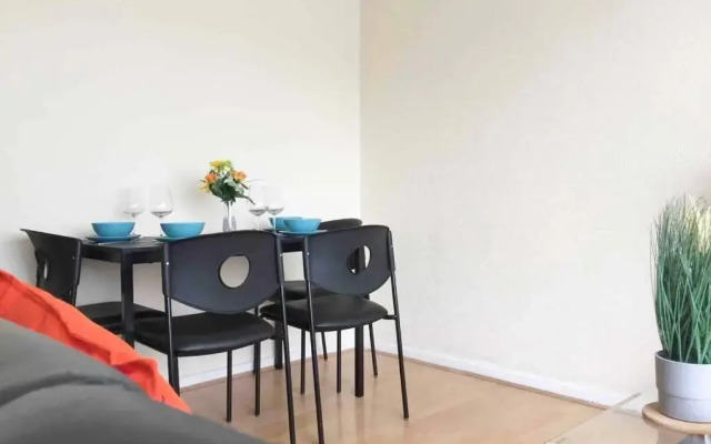 Modern 1 Bed Apartment - Leafy Chorlton Suburbs