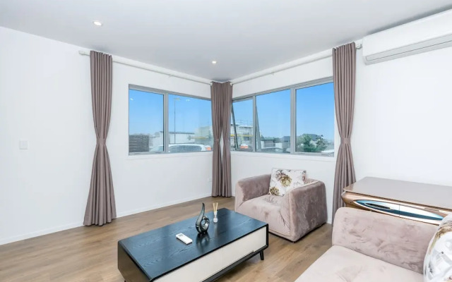 Hero Holiday House