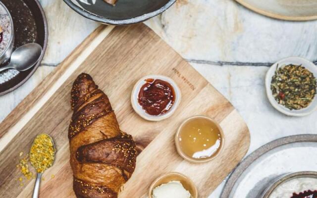 Hoy Paris - Home of YOGA