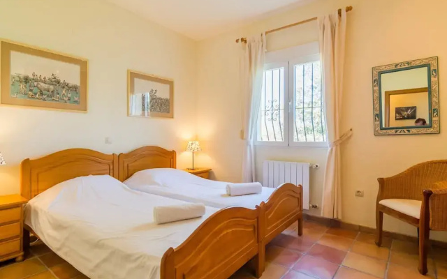 Villa With Sea Breeze Charm