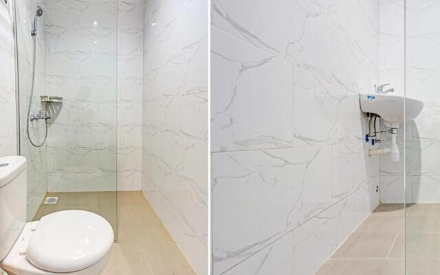 OYO 90350 Hotel Five Star 2