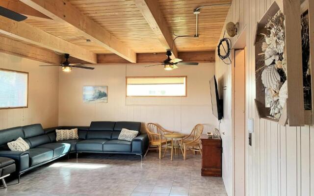 Breakers Boutique Inn