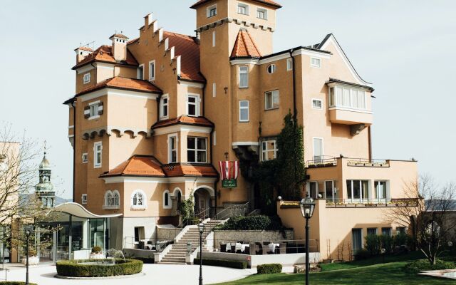 Schloss Mönchstein Hotel