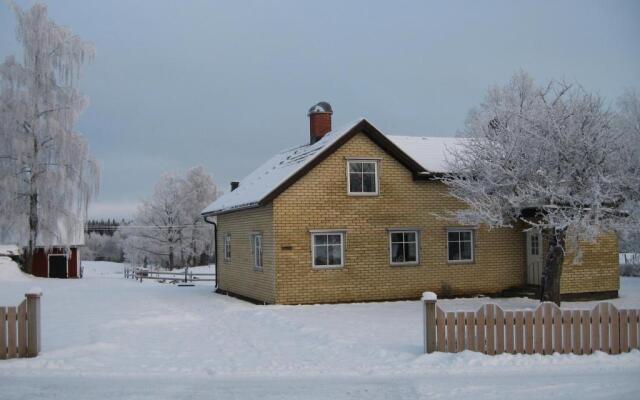 Flahult Holiday Home